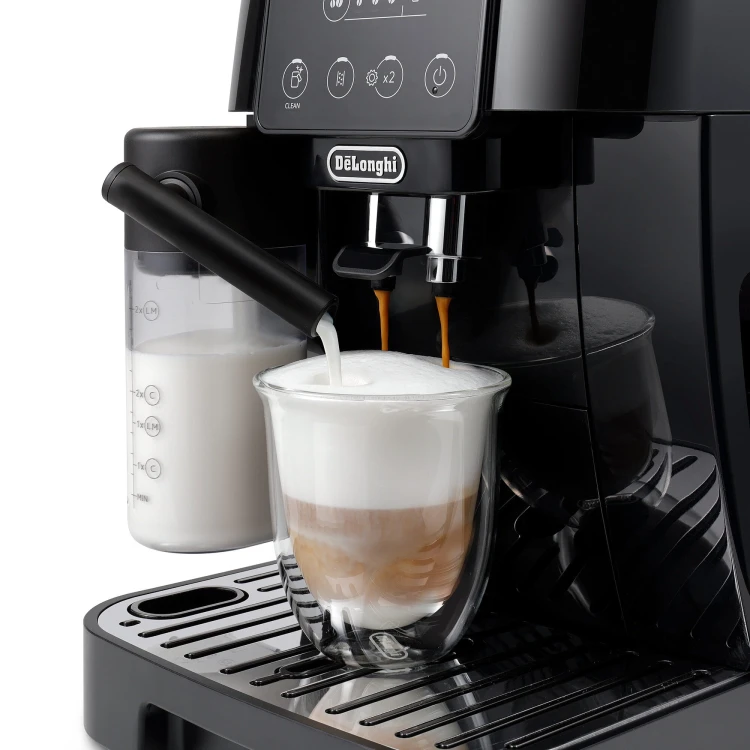 Ekspres-DELONGHI-Magnifica-Start-ECAM-220-60-B-lifestyle3.jpg