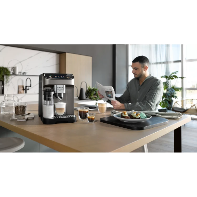 Ekspres-DELONGHI-Magnifica-Plus-ECAM320.70.TB-Tytanowy-obraz-lifestyle.jpg