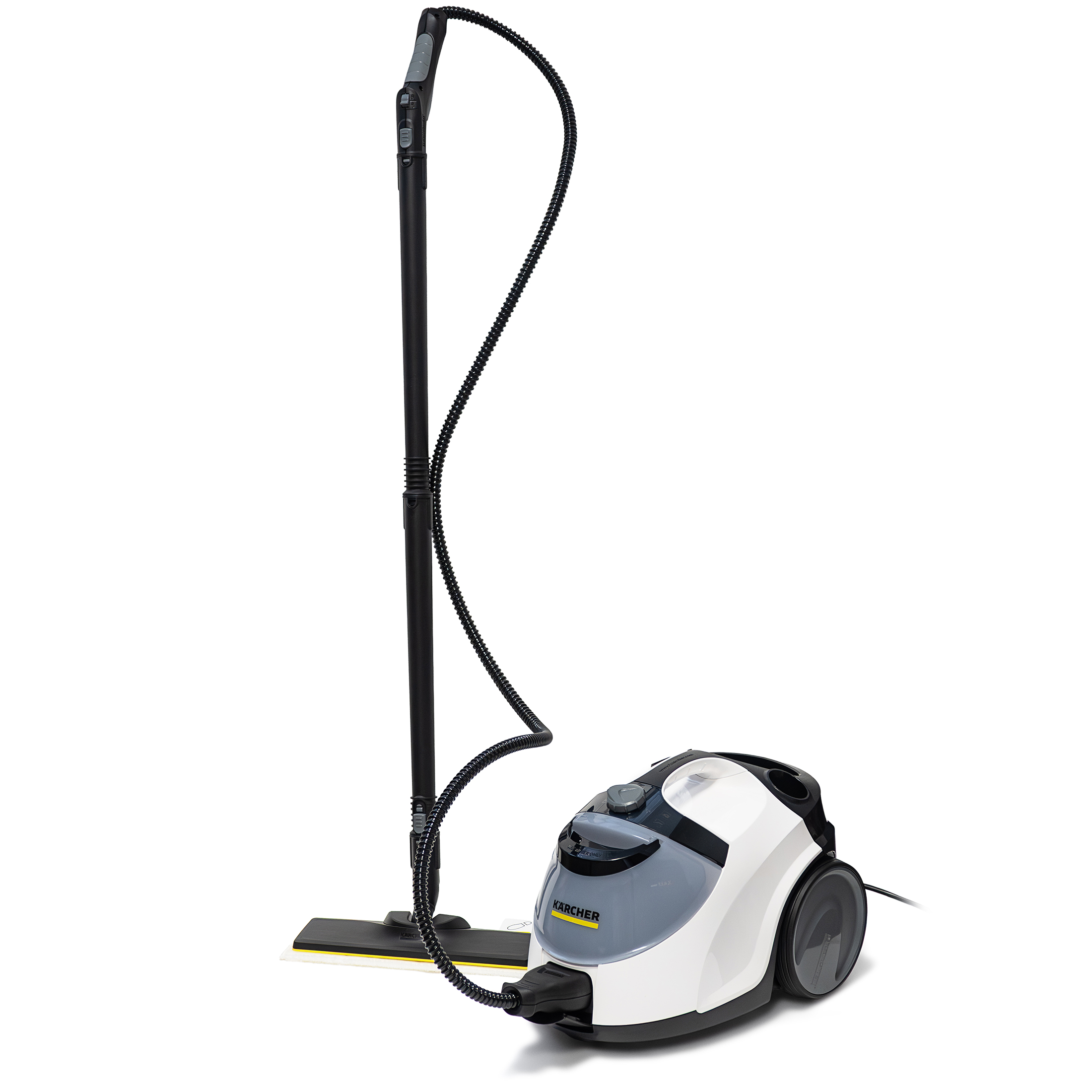 Parownica Karcher SC 5 EasyFix Iron w kolorze biało-czarnym z podłączoną dyszą podłogową EasyFix. Widok z boku na urządzenie główne, długi wąż oraz rury z białą ściereczką do podłóg, przygotowane do pracy na białym tle.