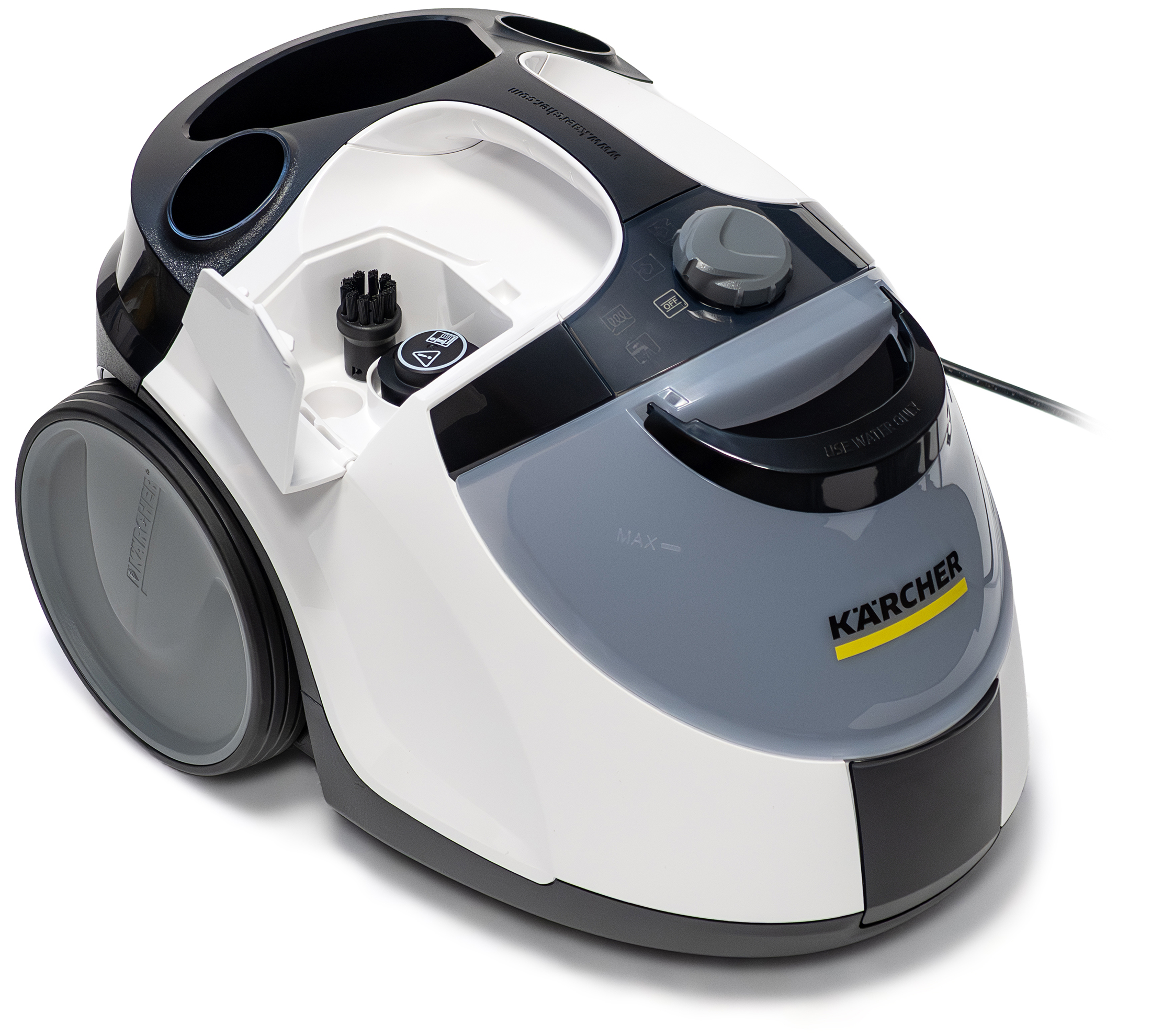 Parownica Karcher SC 5 EasyFix Iron w kolorze biało-czarnym z otwartym schowkiem na akcesoria, widok z góry. Wewnątrz schowka znajduje się czarna szczoteczka. Widoczny jest szary, półprzezroczysty zbiornik na wodę z logo marki oraz górne pokrętło sterujące.