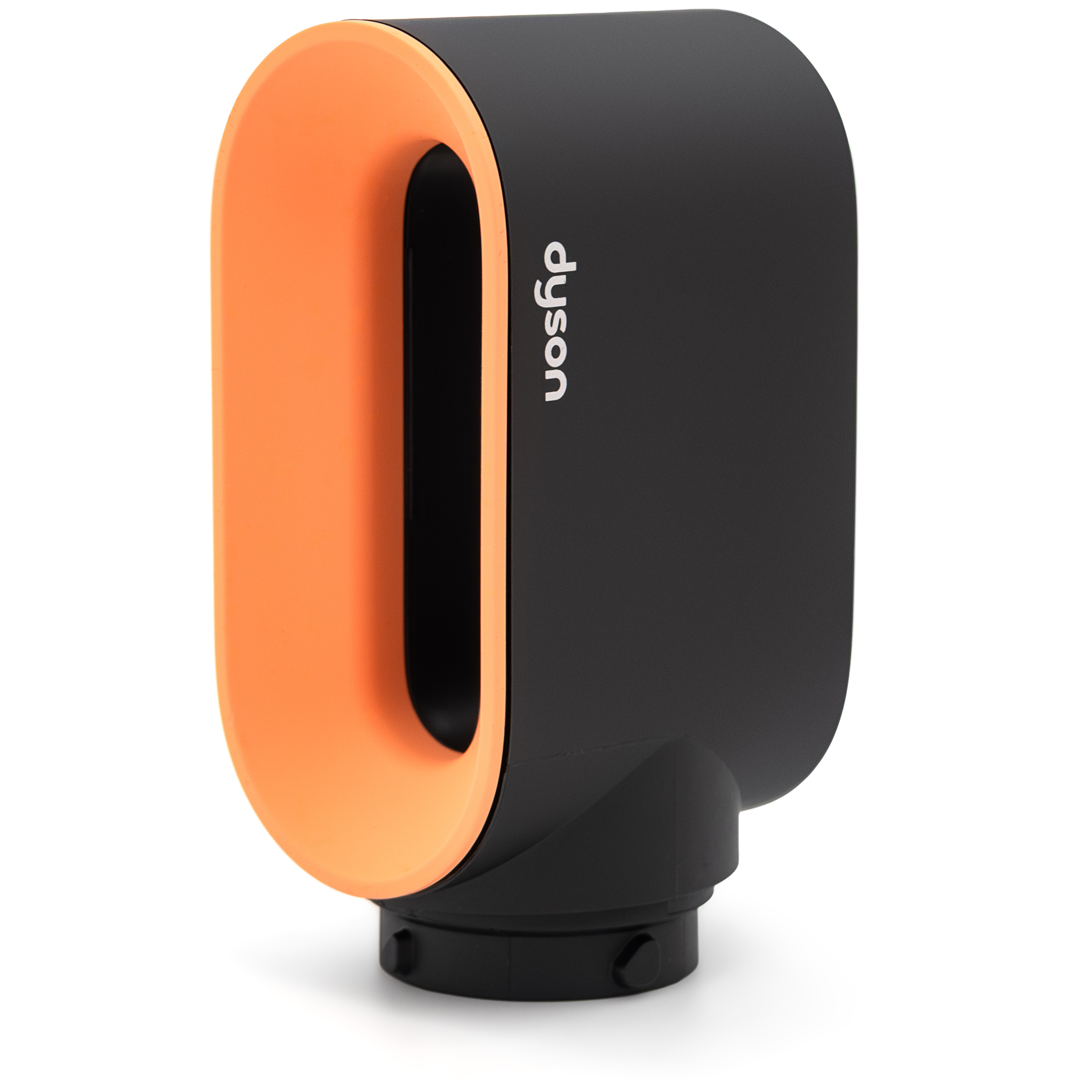 Końcówka do szybkiego podsuszania Dyson Airwrap i.d. w kolorze czarnym z bursztynowym wnętrzem wylotu powietrza. Na bocznej ściance widoczne logo dyson, widok pod kątem na białym tle.