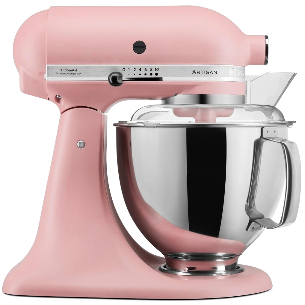 Różowy robot kuchenny KitchenAid Artisan z błyszczącą misą ze stali nierdzewnej, uchwytem oraz przezroczystą pokrywą z podajnikiem, widok z boku na białym tle. Na obudowie widoczna jest czarna dźwignia prędkości z oznaczeniami i napis Artisan.