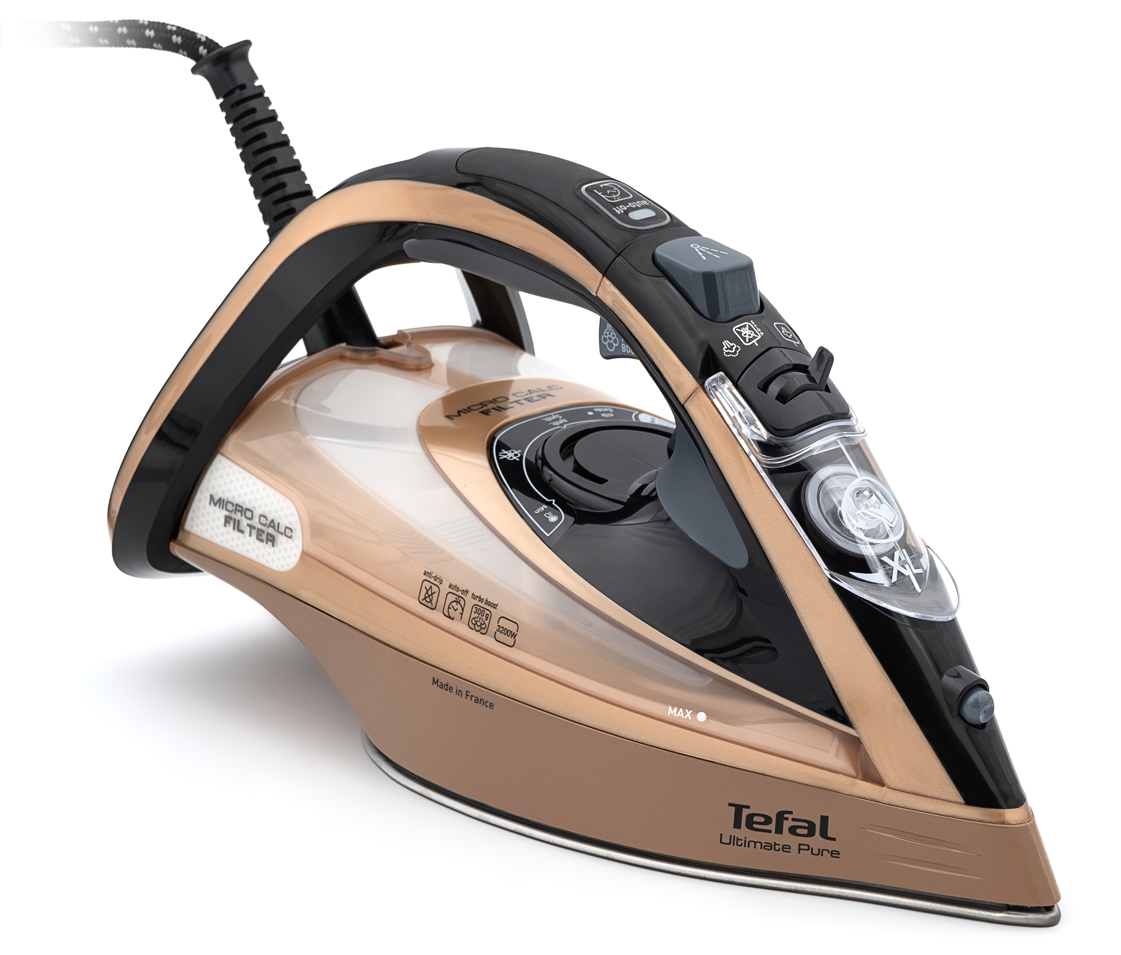 Miedziano-czarne żelazko parowe Tefal Ultimate Pure FV9852E0 ujęte z prawego profilu na białym tle. Widoczna jest spiczasta stopa, półprzezroczysty zbiornik na wodę ze wskaźnikiem MAX, oznaczenie filtra Micro Calc Filter oraz przyciski i suwaki na uchwycie.