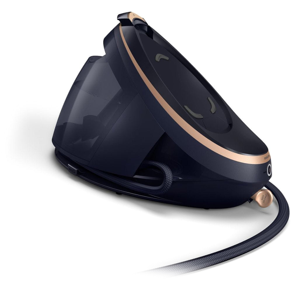 Stacja bazowa generatora pary Philips PSG9050/20 w widoku z boku. Widoczny granatowy korpus z miejscem na żelazko, przezroczysty zbiornik na wodę oraz złote elementy wykończenia, w tym system odkamieniania Easy De-Calc.