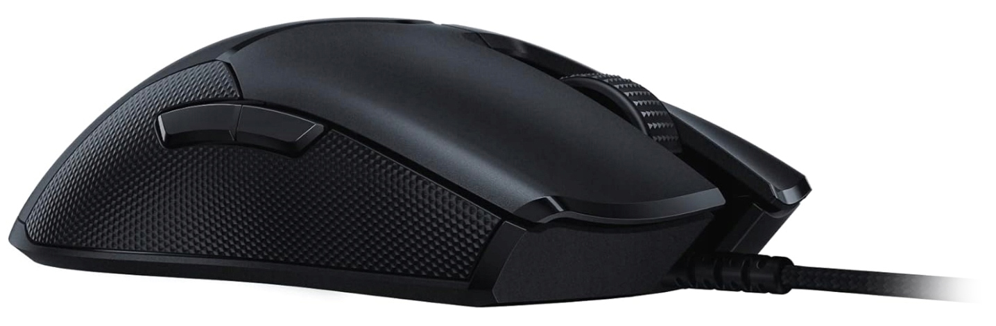 Czarna mysz gamingowa Razer Viper 8KHz widziana z profilu na białym tle. Ergonomiczna konstrukcja wyróżnia się matowym wykończeniem oraz antypoślizgową fakturą na boku obudowy. Widoczne jest kółko przewijania, przyciski boczne oraz przewód w oplocie.