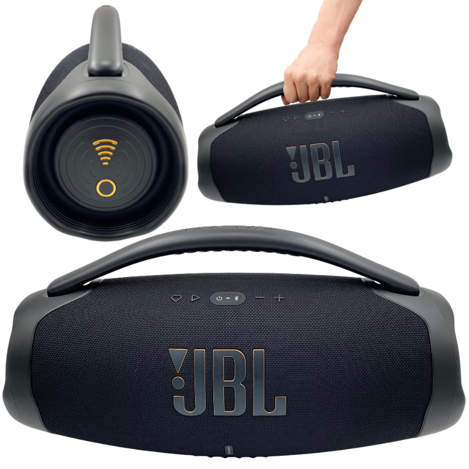 Głośnik JBL Boombox 3 Wi-Fi w kolorze czarnym, przedstawiony z przodu, z boku oraz w trakcie przenoszenia za rączkę. Widoczne duże logo JBL, przyciski sterujące na górze oraz złoty symbol Wi-Fi na bocznej membranie.