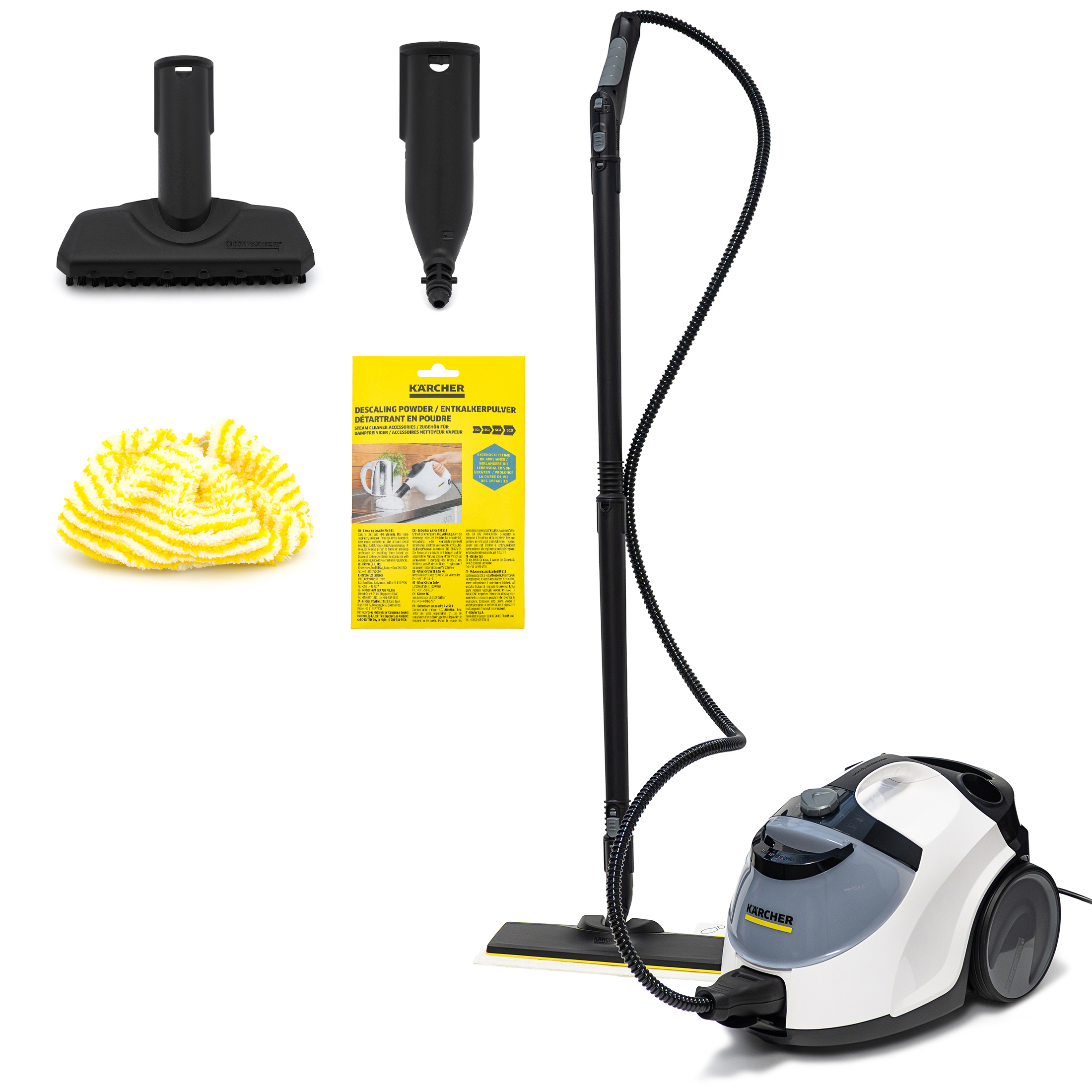 Parownica Karcher SC 5 EasyFix w kolorze biało-czarnym wraz z pełnym zestawem akcesoriów na białym tle. Widoczna jest dysza podłogowa z białą ściereczką, mniejsze ssawki oraz opakowanie odkamieniacza. Całość prezentuje kompletny zestaw do czyszczenia i prasowania parowego.